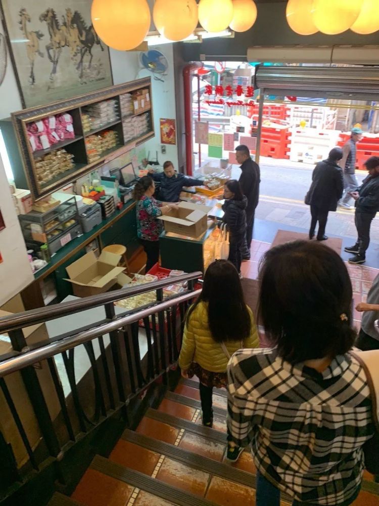 态度差 规矩多 这家险些倒闭的香港百年老茶楼凭什么活着 看点快报