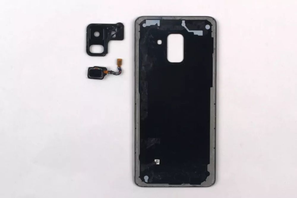 零件几乎全是 三星制造 三星galaxy A8 拆解 看点快报