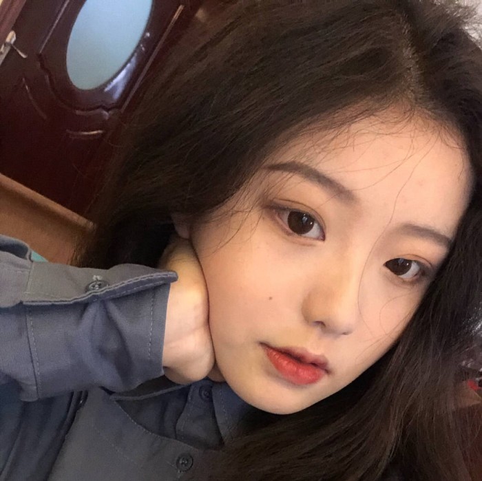 初恋脸·女生头像:实不相瞒,我还会想你,但问题不大,还能克服