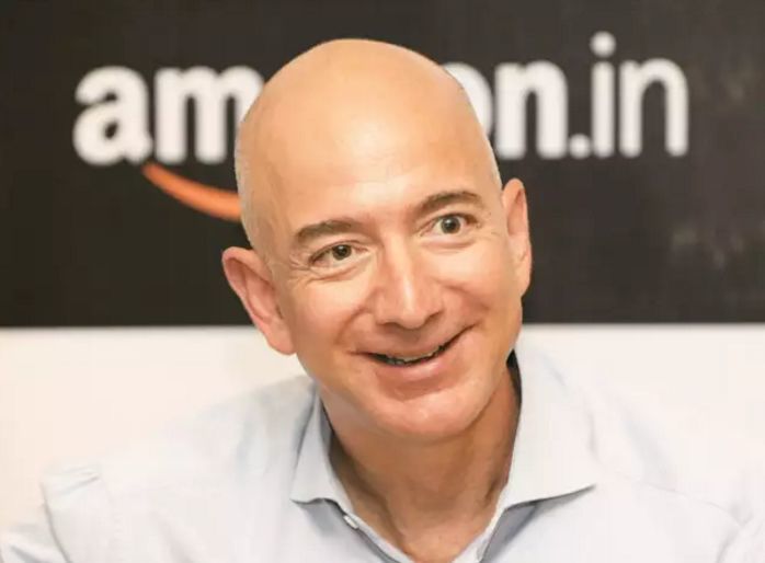 全球富豪榜最新排名,美国亚马逊公司ceo杰弗里·贝索斯(jeff bezos)
