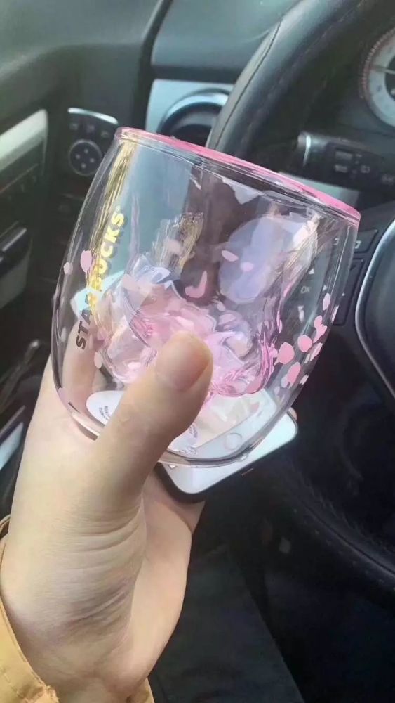 星巴克猫爪杯火的第二天出现56元的假货 看点快报