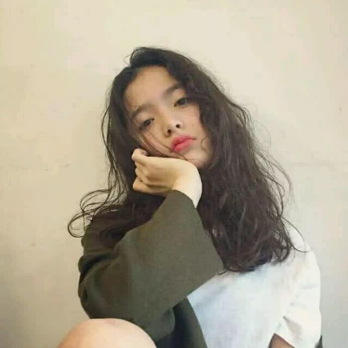 19年用这些女生头像"最潮流",学生的最爱,洋气到不行!