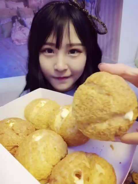 检查后的结果让达少惊喜的抱着猫妹妹就亲,原来是有小宝贝来找他们了