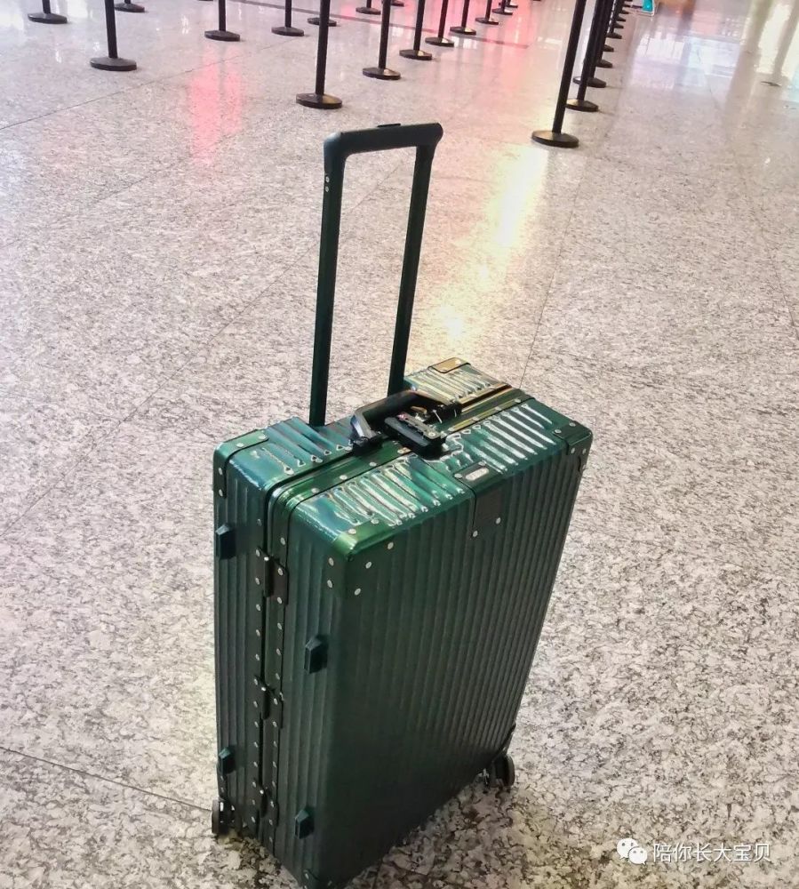这次带上新宠elle行李箱,墨绿的颜色很适合在这个季节,又是乌镇这样的
