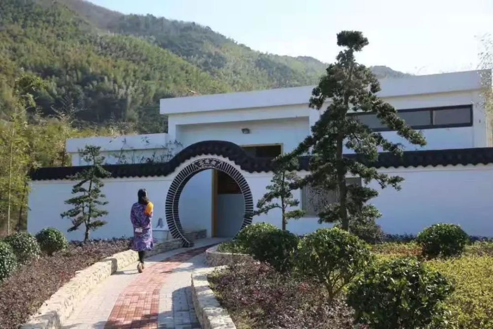 (象山影视城大帅府东北侧) (象山影视城水帘洞西侧) (墙头镇方家岙村