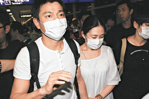 刘德华妻子朱丽倩近照,结婚20年露出真容,这才是真正女神!