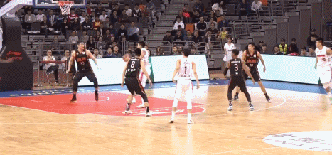 前mvp比斯利的到来,令广东队如虎添翼,比斯利也在这场比赛里迎来加盟