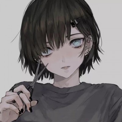 最近"小浪漫"情侣头像挺火,学生较喜欢暗黑系,可爱酷范又个性