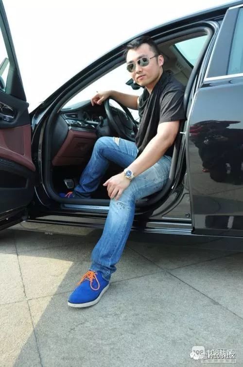 开着宝马730的男人还这么没品!十块钱也要赖?咋想的?