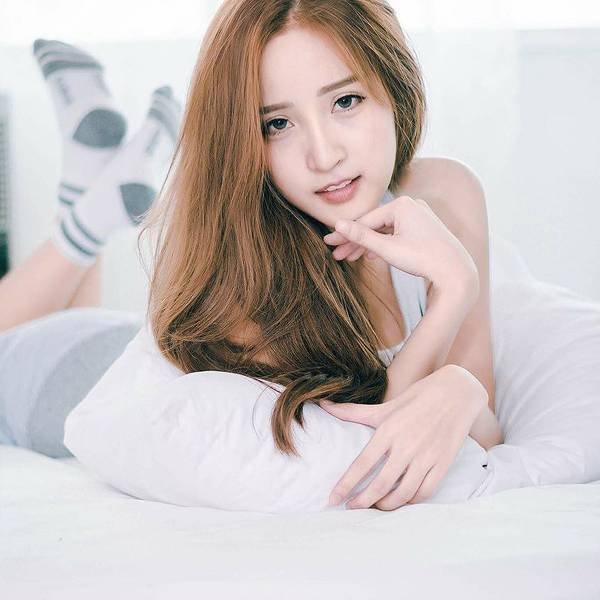中泰日韓四國混血?；‵eary爆紅 面容精致身材好