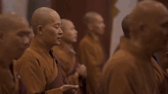 俨然已经具有相当的水准 我们不难想象 如今山林里的寺院 也是与时俱