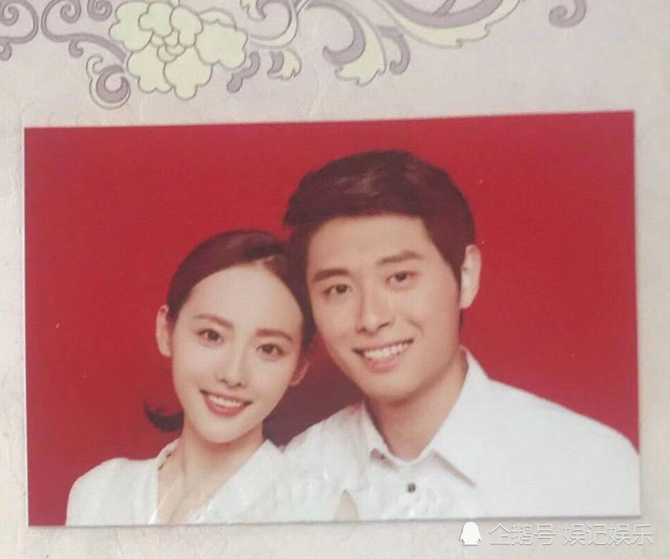 以为赵丽颖冯绍峰结婚照够甜,看到张嘉倪买超