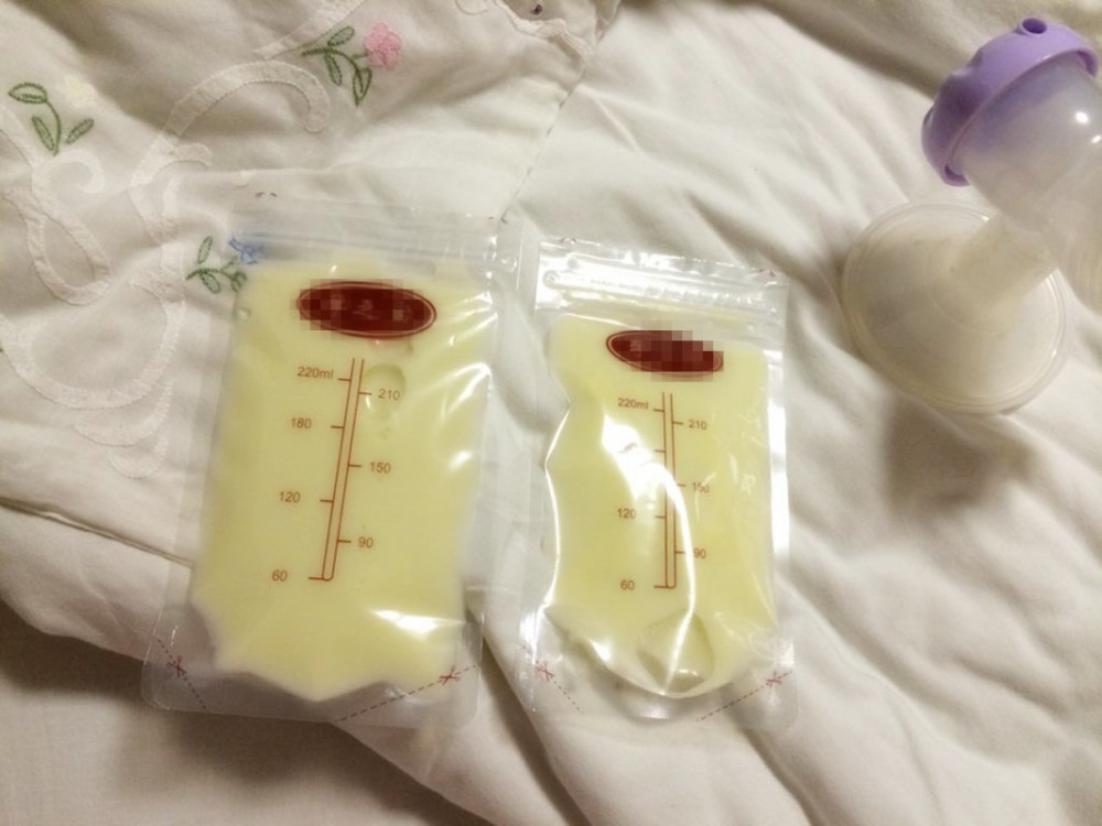 第二种情况:母乳颜色正常,宝宝却越吃越瘦