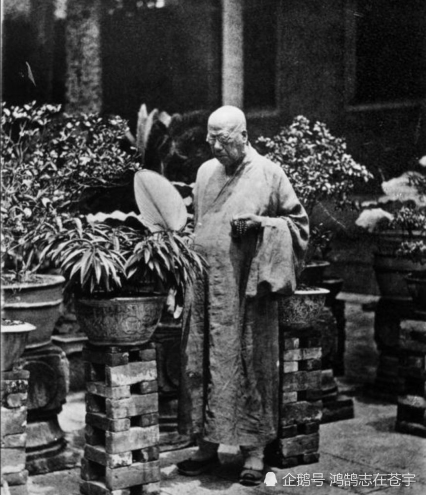 清朝人物影像,图一读书人斯文秀气,最后一张女子个个明眸皓齿