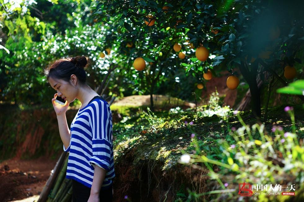 女孩不当白领当农民 月入可达10万