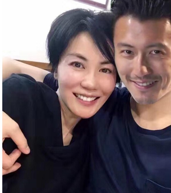 50岁王菲近照曝光,容貌变化大了,网友:比张柏芝好看