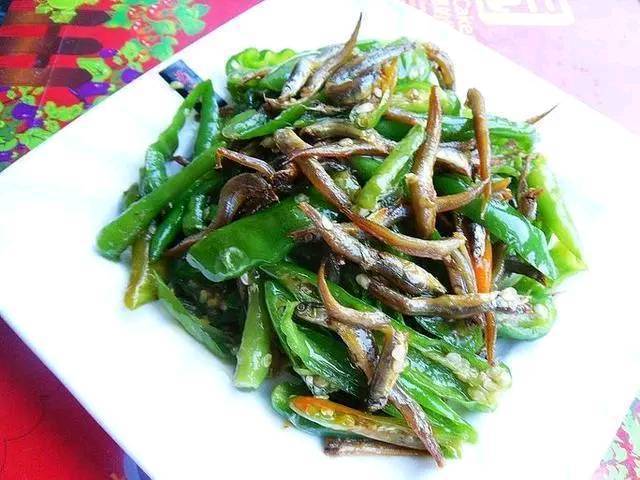 青椒炒鱼干