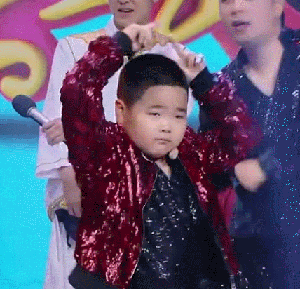 乡村爱情表情包谢飞机近照,肉嘟嘟爱啃猪蹄,网友:大了也搞笑