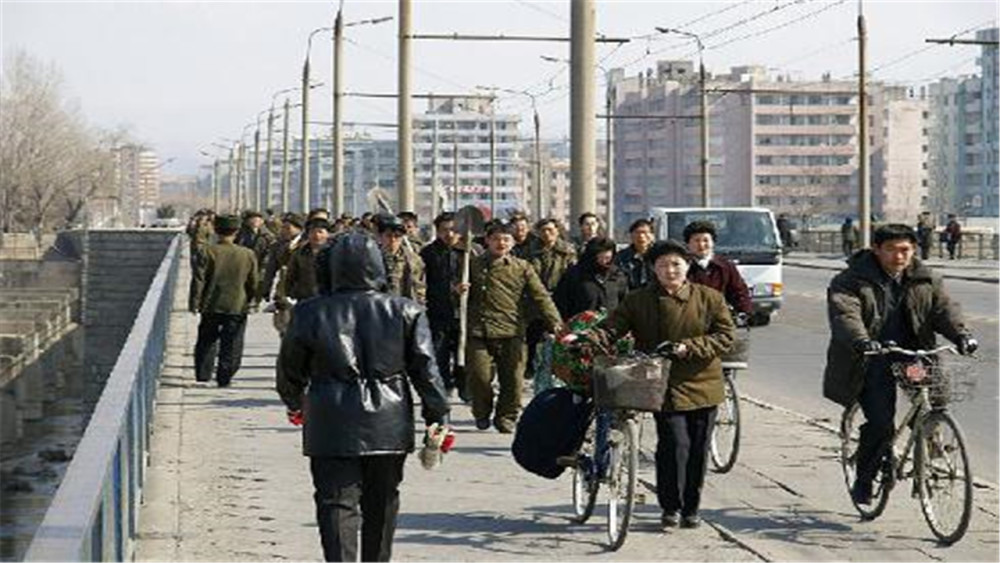 朝鲜的生活和中国差距多大?去过的游客表示:朝鲜人真幸福
