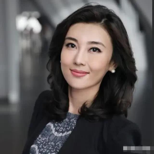 你认为中国最美的十位女主持人都有谁?