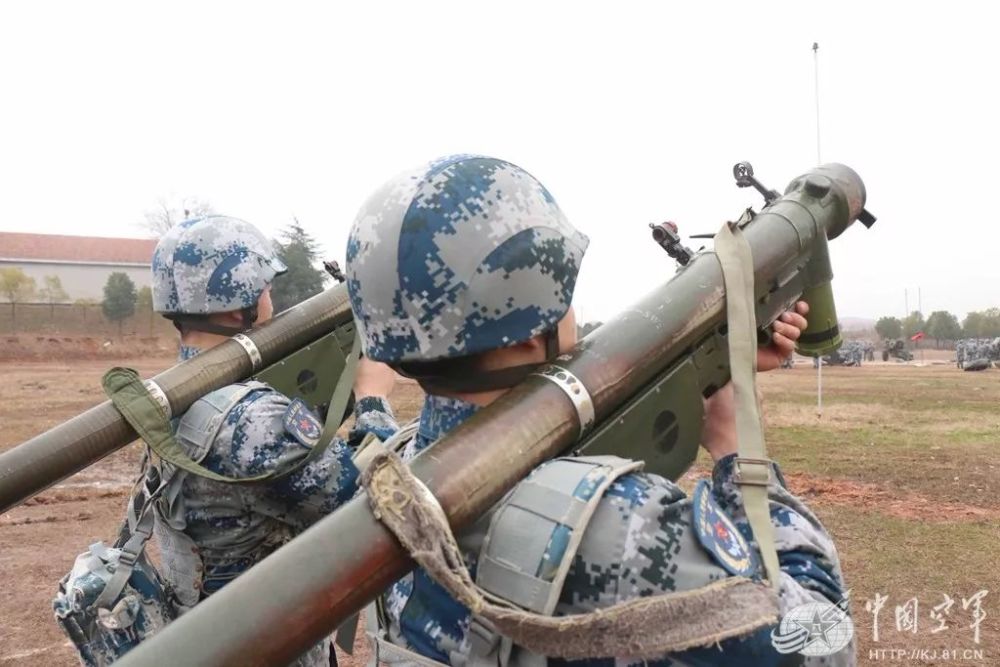 涨知识:他们是能够飞起来的步兵,防空兵和炮兵
