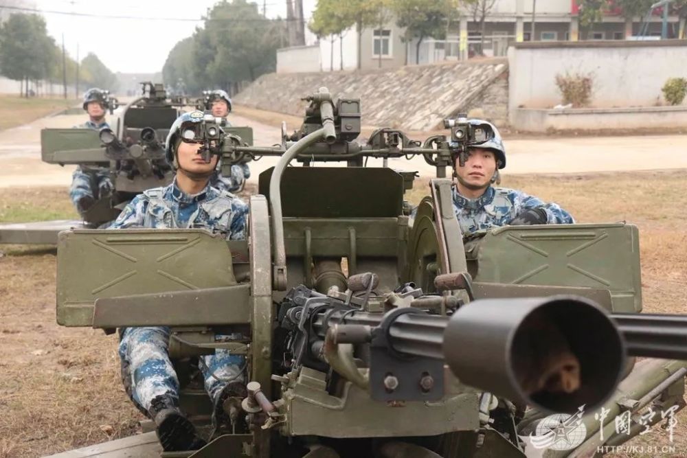 涨知识:他们是能够飞起来的步兵,防空兵和炮兵