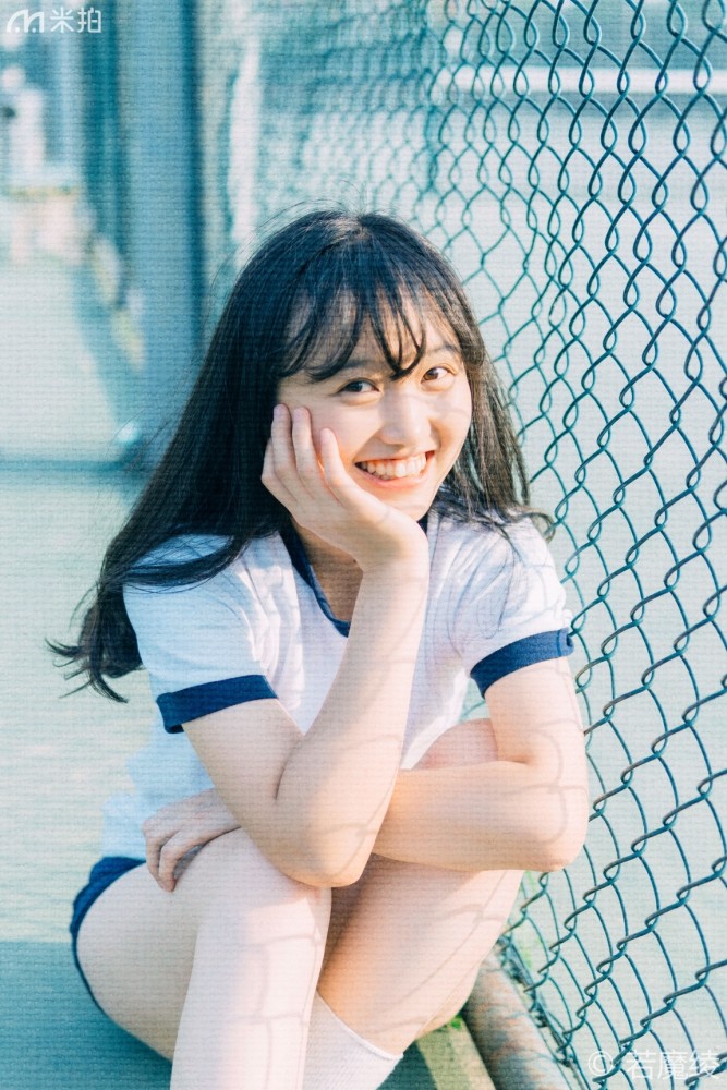 超美的爱笑女孩校园写真,清纯女神就是她了!