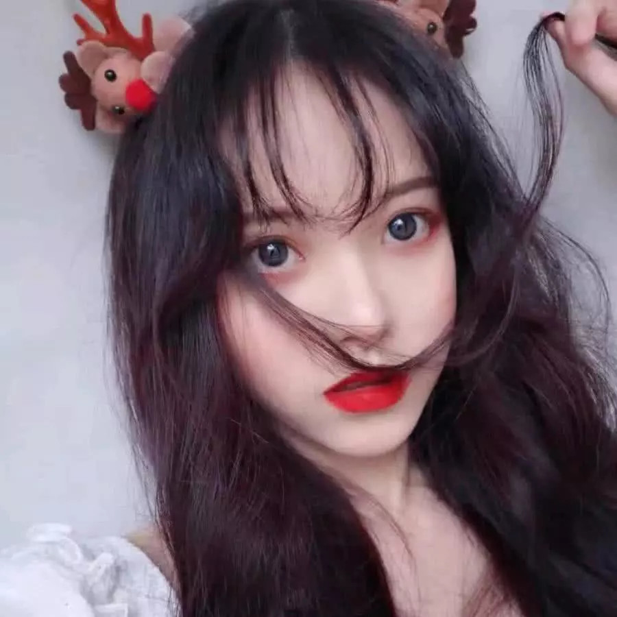 女生头像:这么久了,你的名字,依然是我拒绝别人的理由
