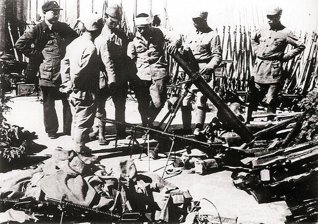 在抗战中八路军缴获的中国日本鬼子的重型武器.