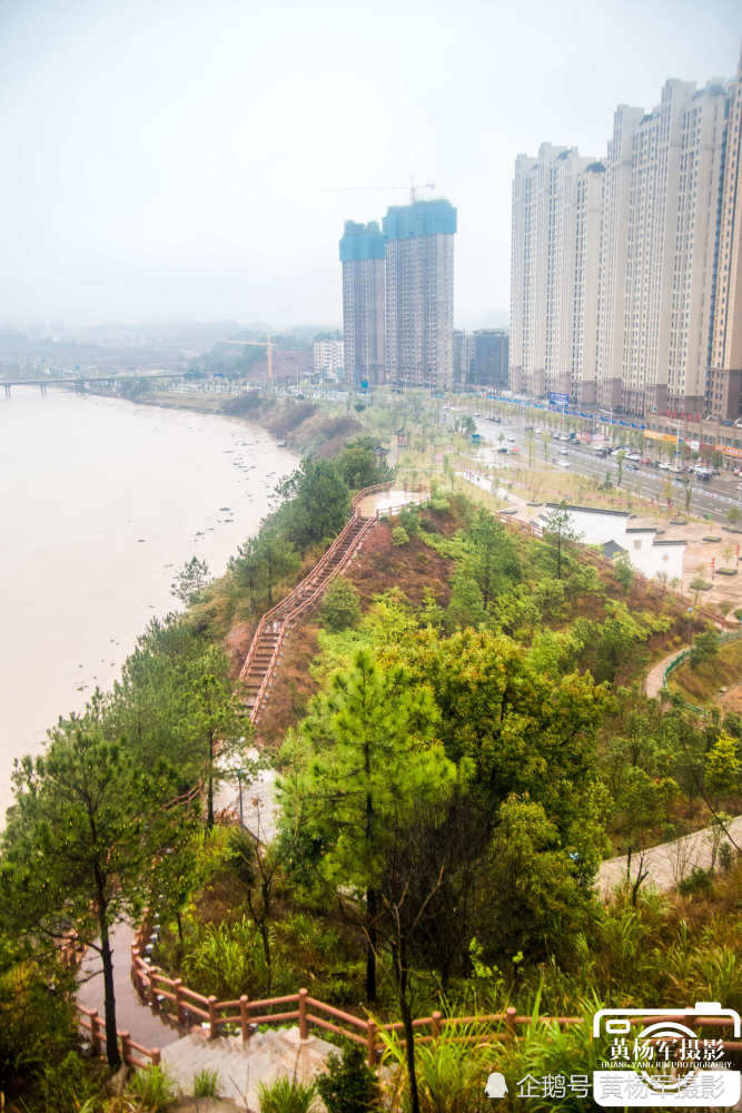 《在长征源湿地公园看雨中的美丽于都》