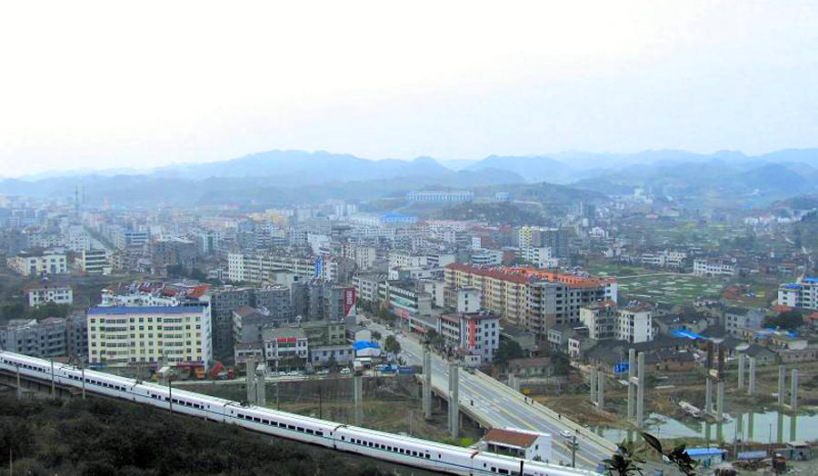 湖北丹江口市最大的镇,紧邻十堰市区,是全国千强镇之一