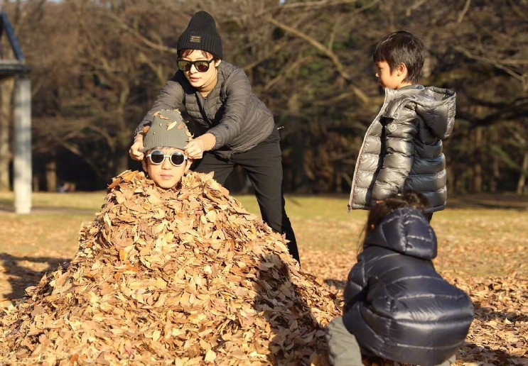 孙俪女儿花花正脸照,文静乖巧娇艳如花,聚集了父母的好基因