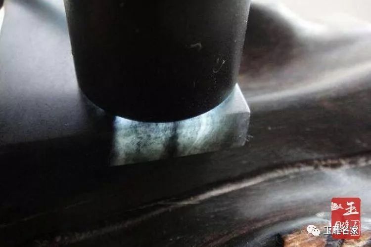 黑色的玉石都可以称为墨玉吗?