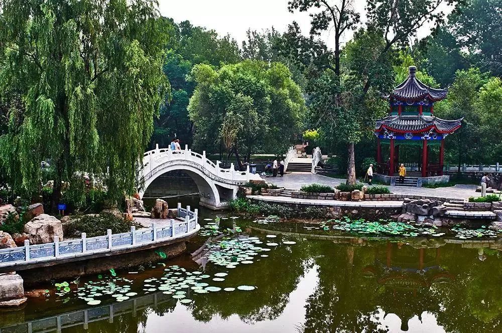 踏青指南 地铁周边15个免费景点!