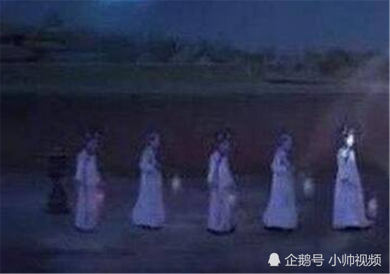 92年紫禁城出现一排古代宫女,还有照片为证,真的是灵魂吗?