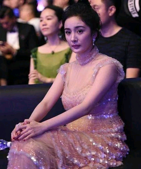 女明星无修图,谁比较发光呢?
