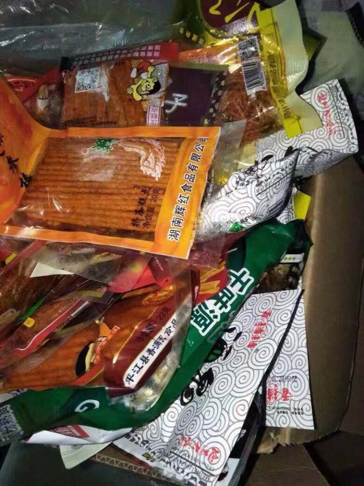 80后记忆中快"消失"的辣条,00后没见过,90后表示很怀念