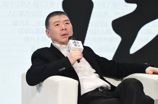 冯小刚不满万达排片,微博喊话王健林:祝早日成