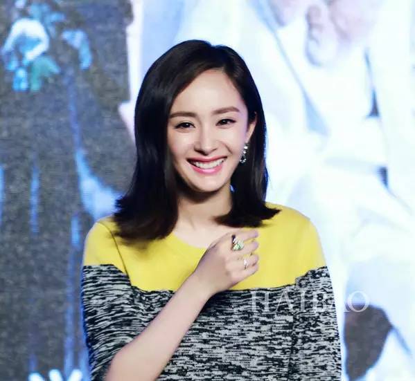 杨幂告诉你: 月牙笑 是一种怎样的美貌