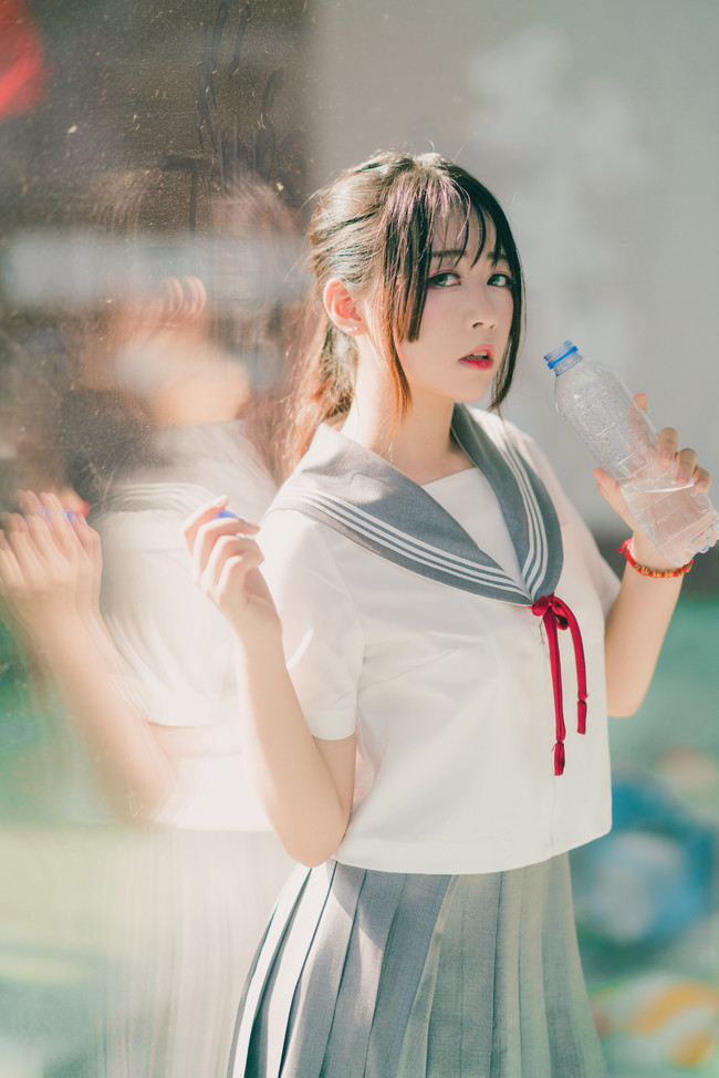 二次元jk制服美少女:你喜欢我就要支持我穿jk制服