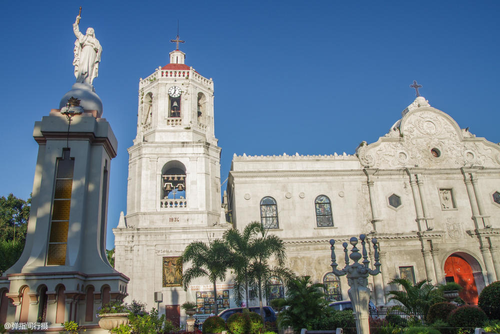 西班牙最早殖民的菲律宾城市,教堂前放石狮子,网友:能