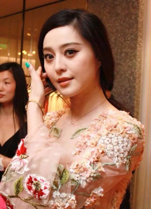 范冰冰老照片比现在洋气?都是发型惹的祸!
