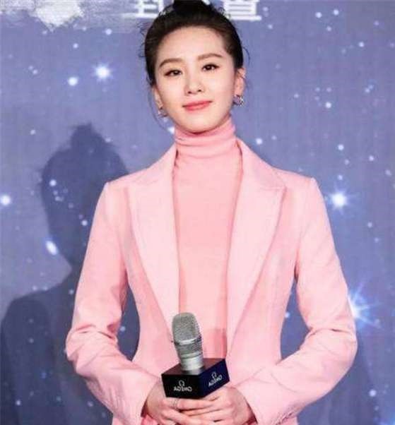 刘诗诗帅气西装照,尽显撩妹feel,霸气又不失女人味