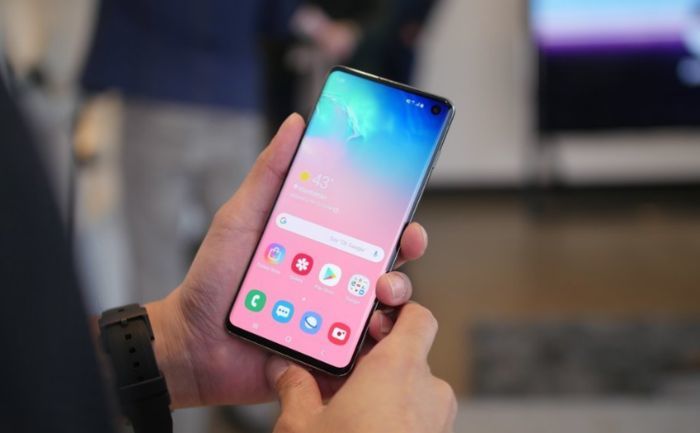 让路三星s20,三星s10价格再下跌,8g 512g版跳水2900元