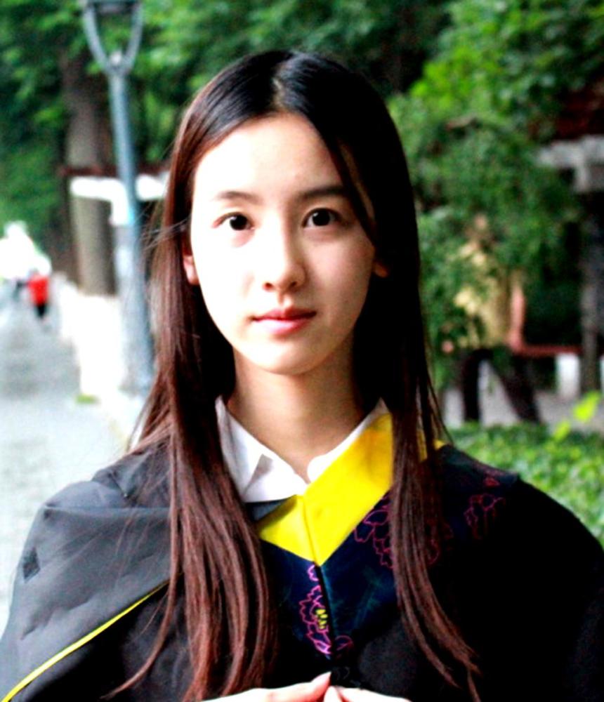 清纯可爱的陈都灵毕业于南京航空航天大学.