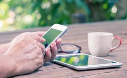 微信删除好友后,为何对方仍在自己通讯录里?里