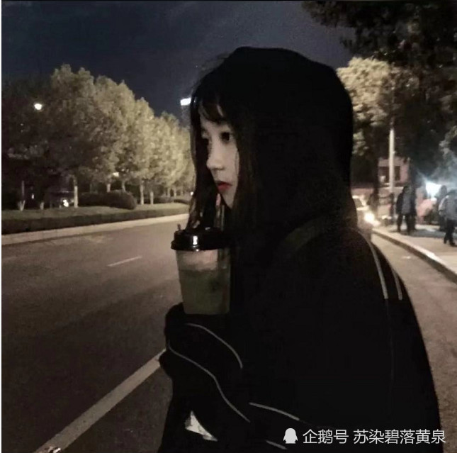 听过很多分手的歌,好像恋爱过似的