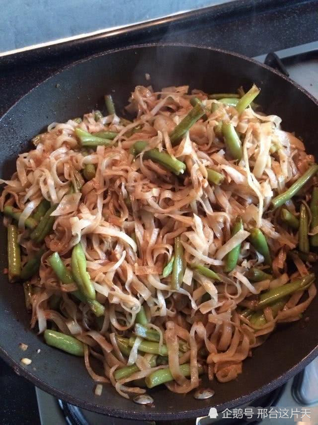 邢台威县一饭店发现近百种的焖饼菜谱