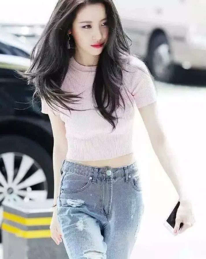 "南韩第一腿精"李宣美,腰部以下全是腿,网友:我的腿不