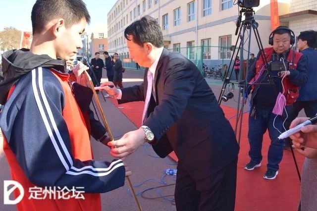 河北定州启明中学举行2019届中考百日誓冲刺誓师大会!
